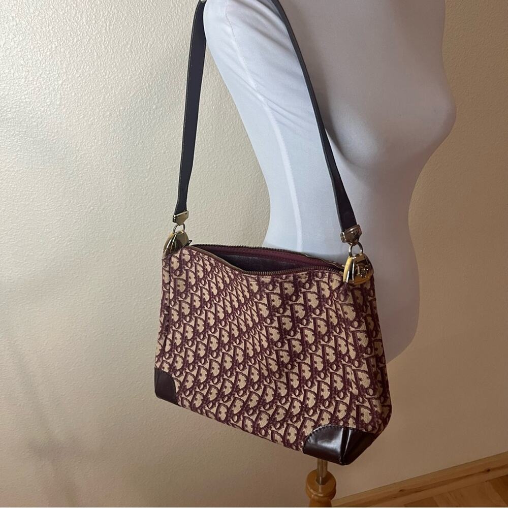 Dior | Vintage Burgundy Oblique Zip Shoulder Bag with adjustable strap
